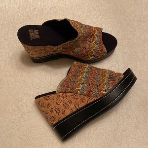 Gorgeous Muk Luks!! Size 10